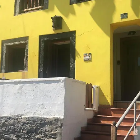 La Casina De La Pena * Luarca